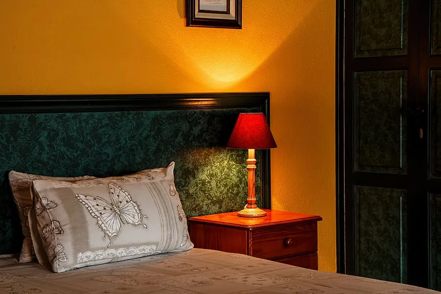 color psychologists red bedroom prevent sleep